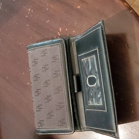 Dooney & Bourke wallet - Picture 3 of 4